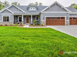 4074 Fox Woods Rd, Saint Joseph, MI 49085