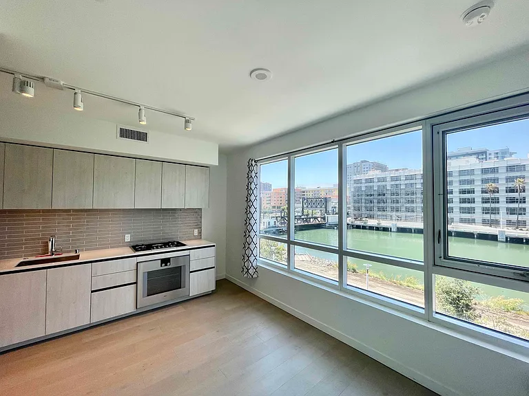 1000 3rd St #3YY — Photo 3