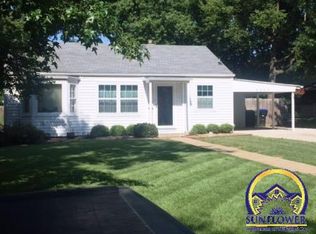 2335 SW Burnett Rd, Topeka, KS 66614