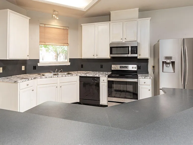 3103 Lauren Ln — Photo 12