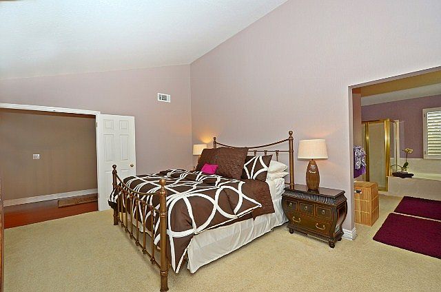 2nd image of 1155 Canyon Hills Rd