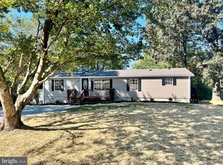 204 Chestnut Level Ln, Hague, VA 22469