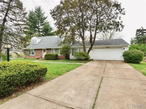 61 Dames Ct, Saint Louis, MO 63135