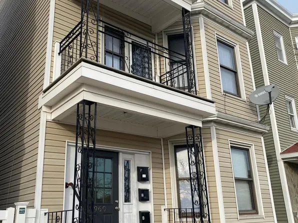 960 Bennington St APT 3, Boston, MA 02128