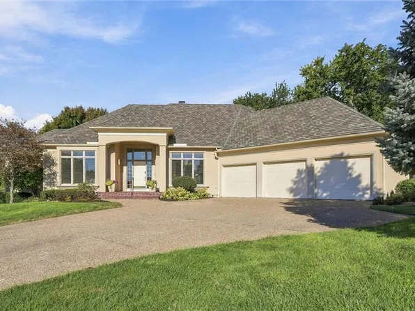 11507 Cedar St, Leawood, KS 66211