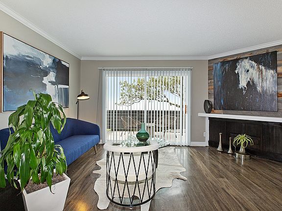 4th image of 100 Esplanade Ave #243