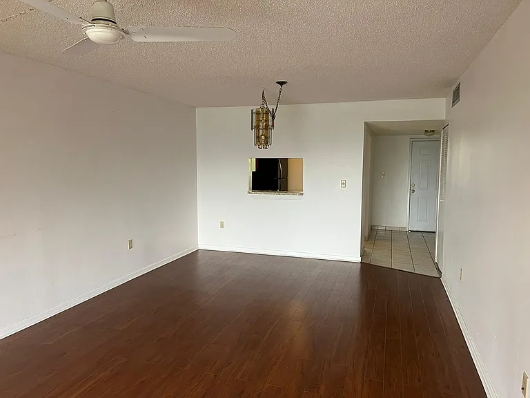 1800 SW 81st Ave #1400 — Photo 6