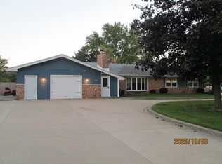 8235 Old Spring St, Racine, WI 53406