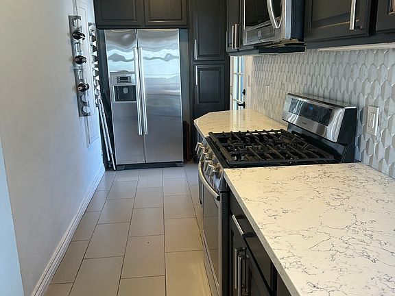 5th image of 4513 W Clark Ave