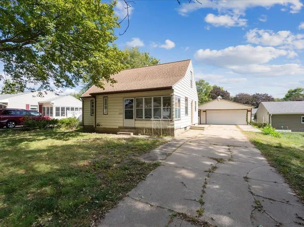 433 Ardmore St, Waterloo, IA 50701