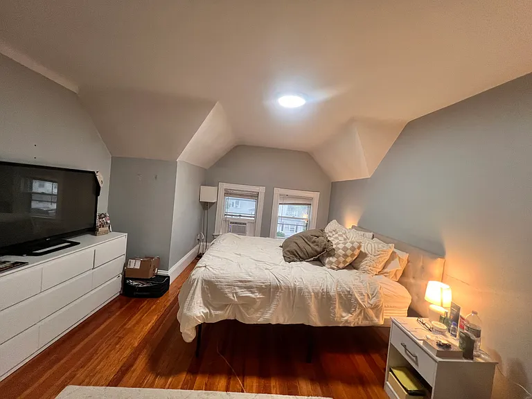 68 Beach St #4 — Photo 10