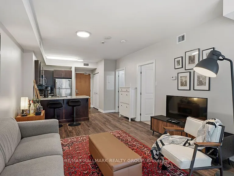 242 Rideau St #1406 — Photo 9