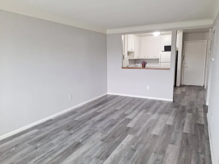 English Conway Place — Photo 28