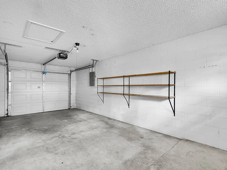 62 Teak Loop — Photo 12