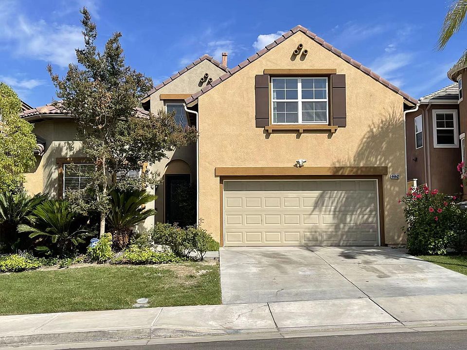 1st image of 44442 Kingston Dr