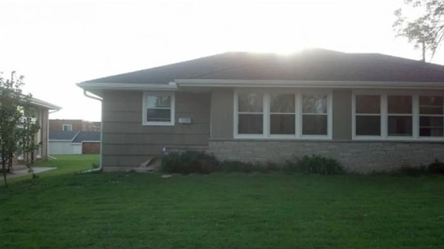 Hopkins Townhome for Rent — Photo 1