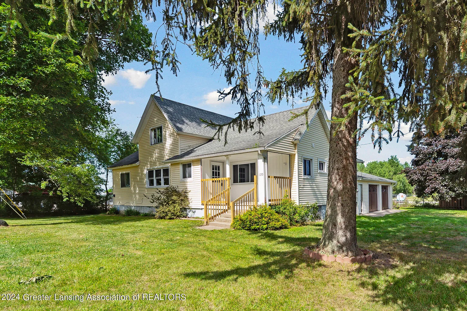 120 Smith St photo 1