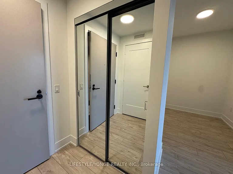 858 Dupont St #817 — Photo 14