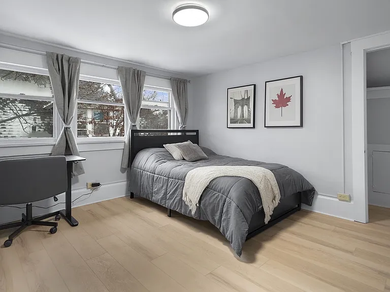 104 Harvard Pl — Photo 3