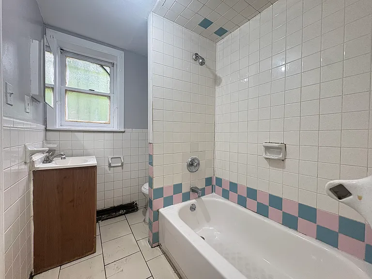 297 Forrest St #1 — Photo 4