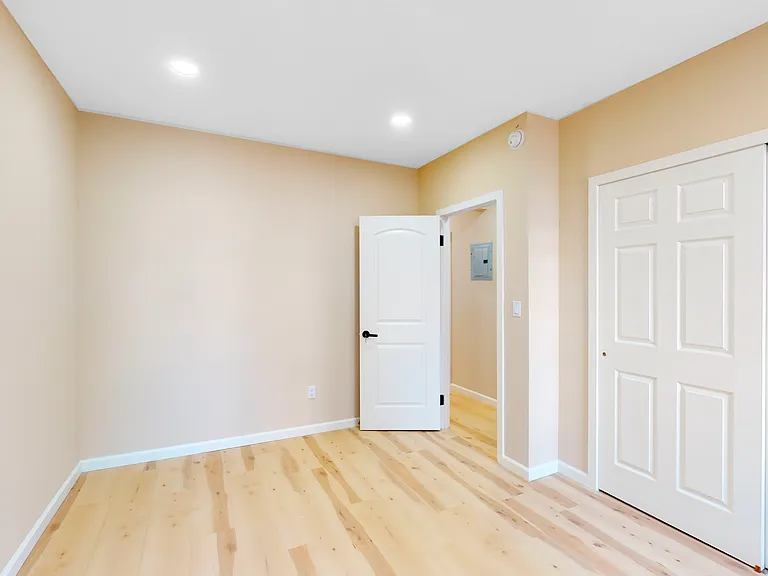 26-36 29th St #2 — Photo 9