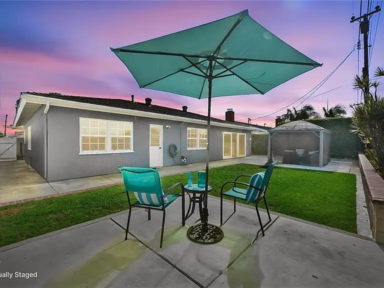 6091 Kimberly Dr — Photo 23
