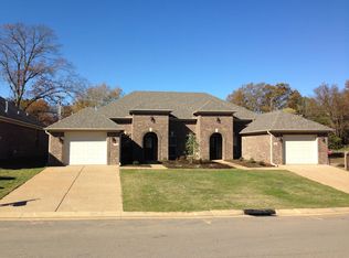 31 Woodshire Creek Dr, Jackson, TN 38305