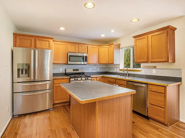 339 Hunters Trl — Photo 6