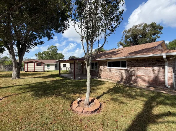 607 S Heather Ln, Friendswood, TX 77546