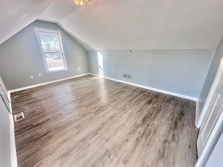 1751 Clara St — Photo 48