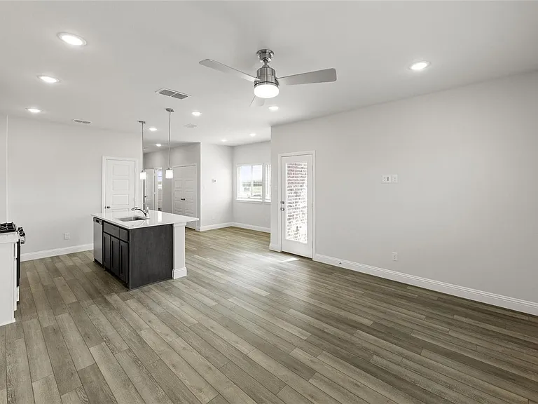 1060 Happy Holly Rd — Photo 14