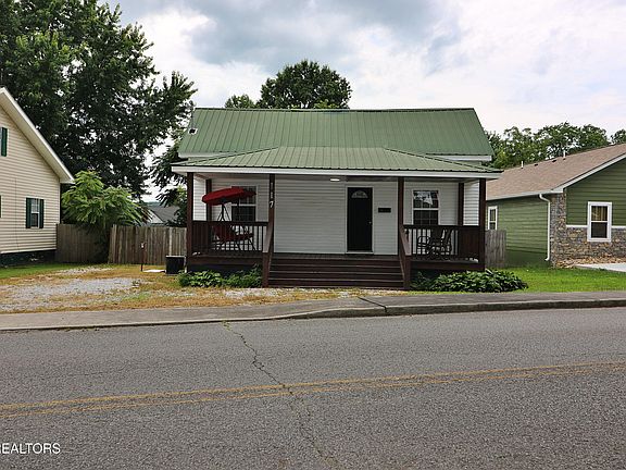 3rd image of 117 N Main St