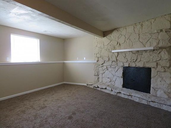 2nd image of 4383 Castle Heights Dr