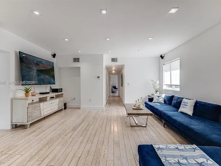 7549 Buccaneer Ave — Photo 3