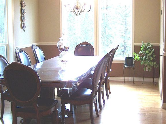 lots of sun dining room