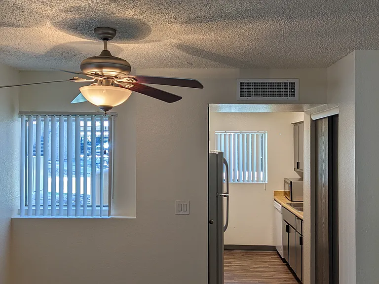The Pacifica - 1 & 2 bedrooms units - washer/dryer in units — Photo 16