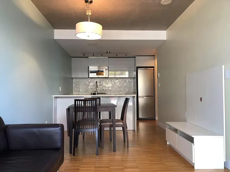 128 Cordova St W #14F — Photo 3