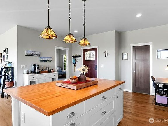 5th image of 153 Arborcrest Place