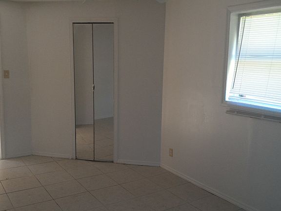 3rd image of 2210 Magnolia St