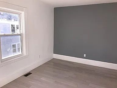 4th image of 369 Linwood Ave