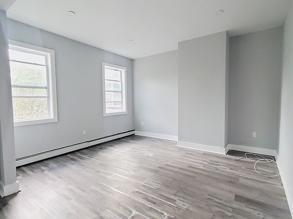 3rd image of 61 Orient Ave #2R