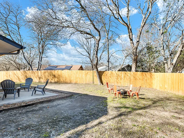 2306 Tamarisk Cir — Photo 33