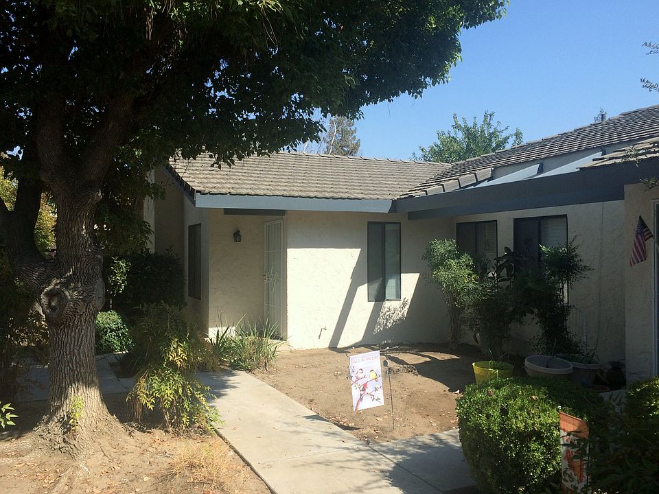 2nd image of 527 W Escalon Ave