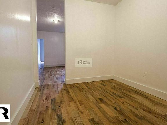 5th image of 249 Vernon Ave APT 3R