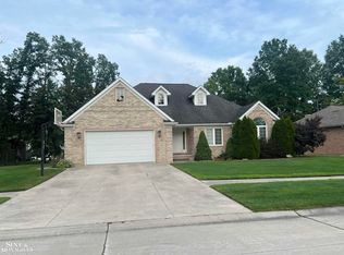 3407 Round Tree Dr, East china, MI 48054