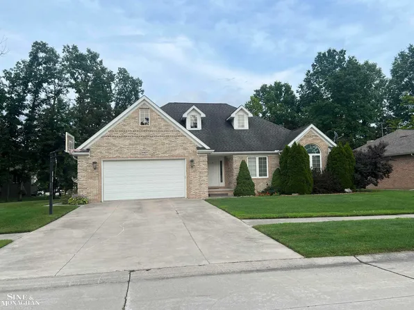 3407 Round Tree Dr, East China, MI 48054