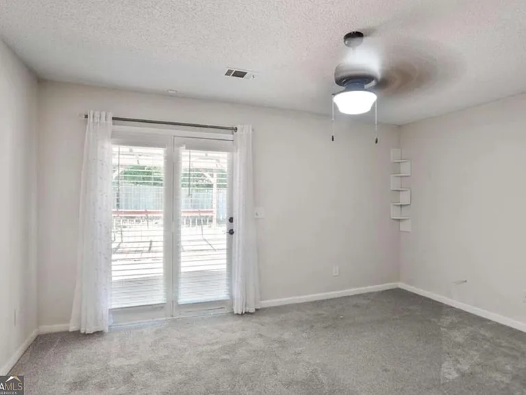 3756 Old Oak Ct — Photo 8