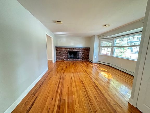 3rd image of 29 Noyes Ln