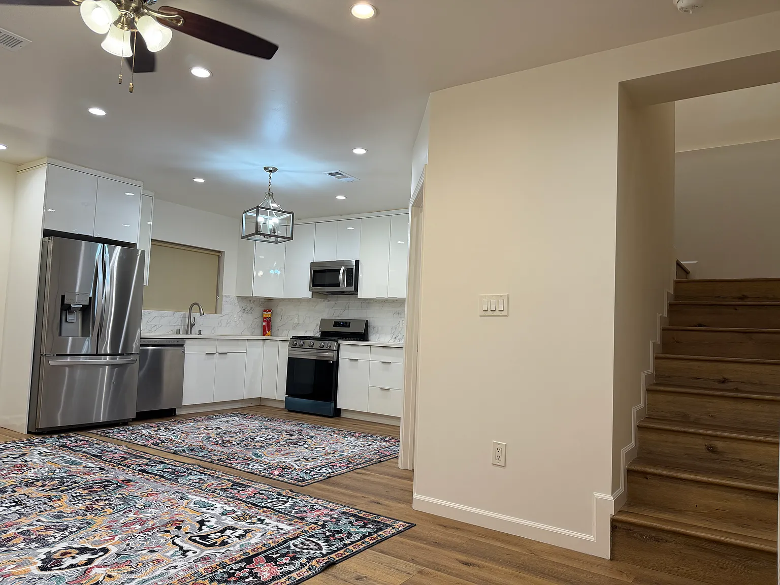 2 bed, 2.5 bath, 800 sqft, $2,399 — Photo 1