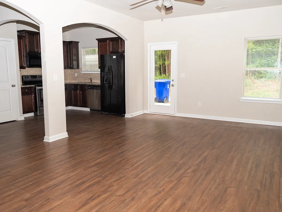 Building Photo - 4510 Ravenwood Dr